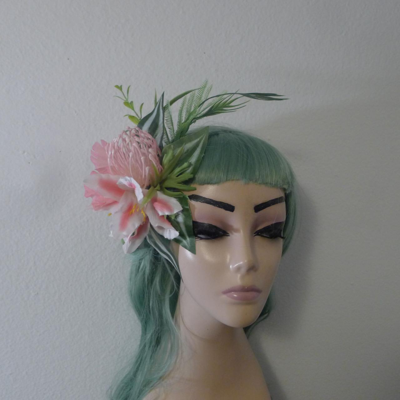 Hawaiian flower hair clip