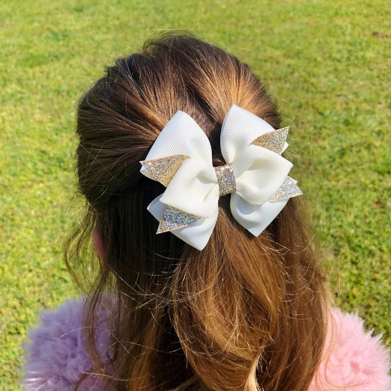 Gold bow hair clip