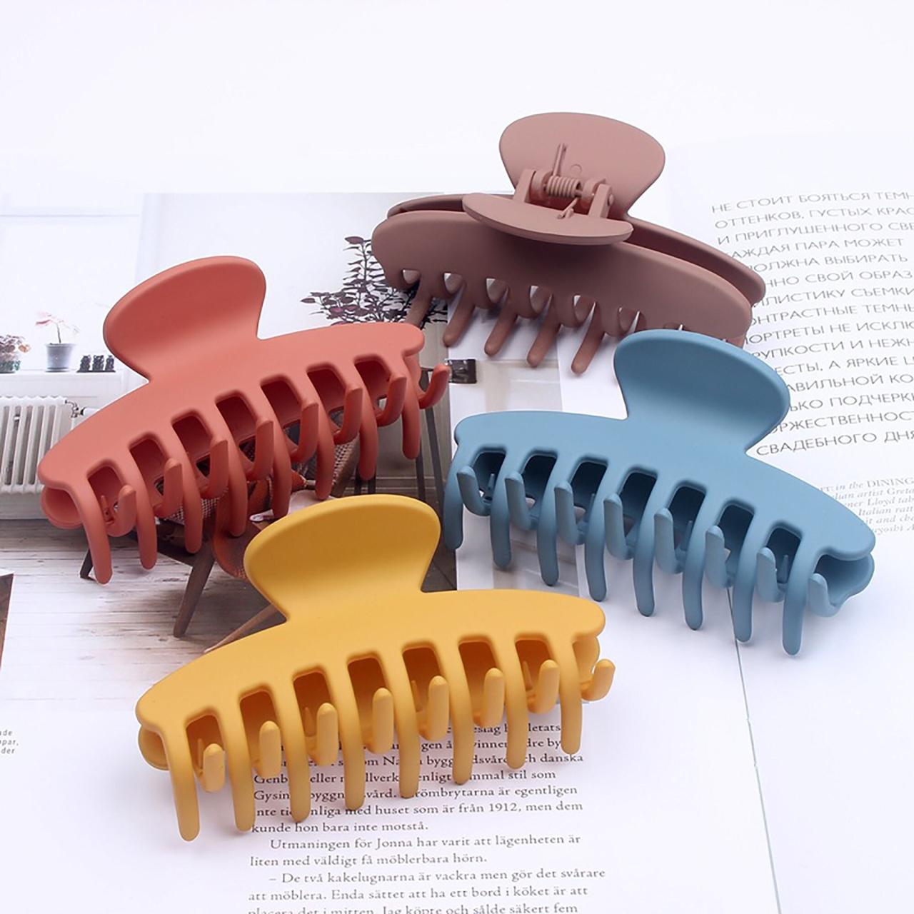 Flat hair clips for thick hair